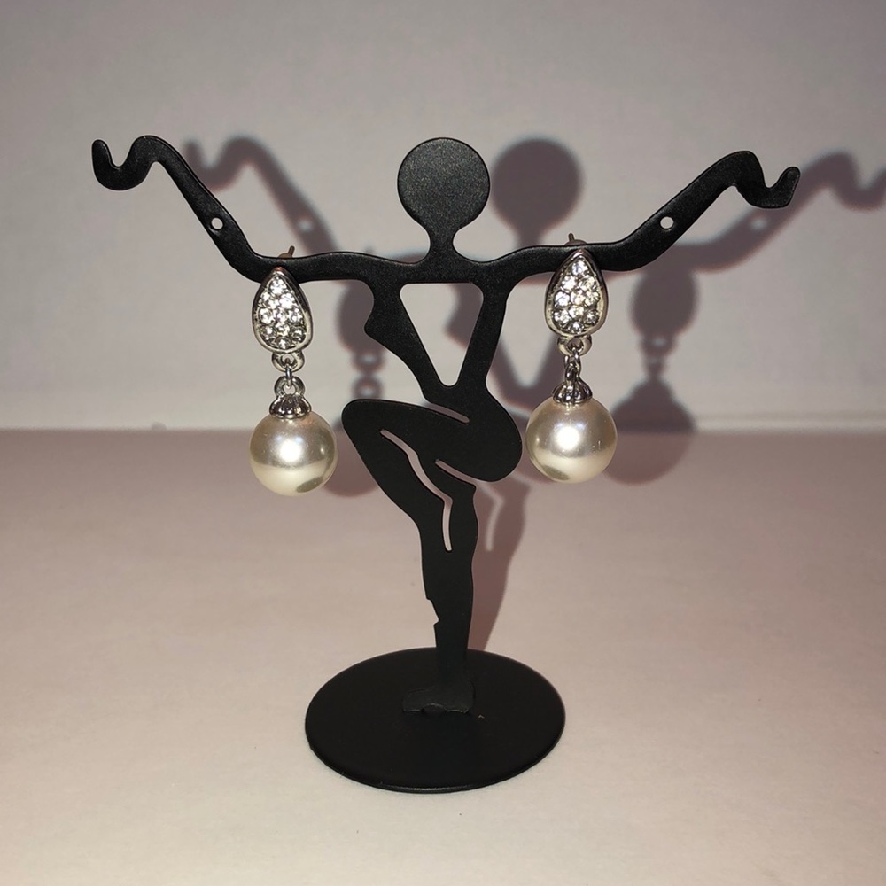 Pearl earrings